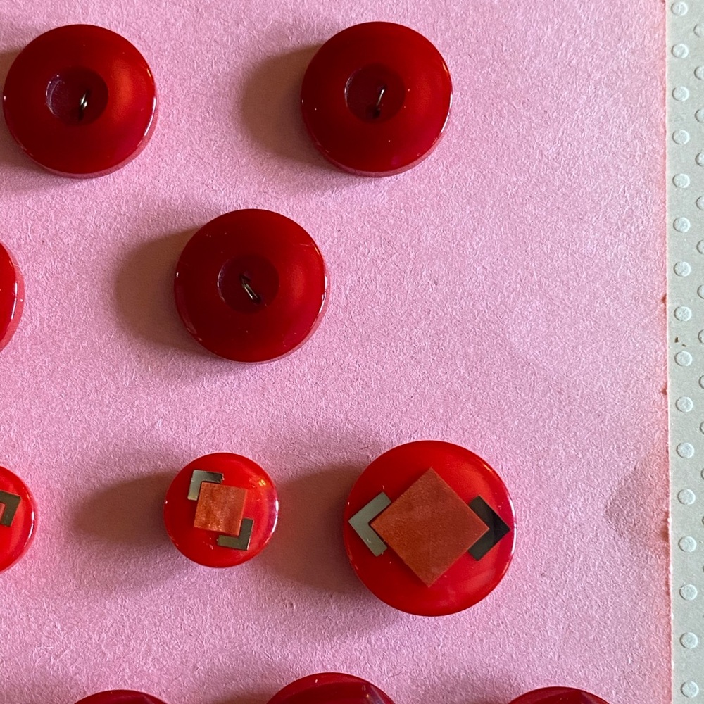 Vintage Red Button Collection - Picture 9 of 15